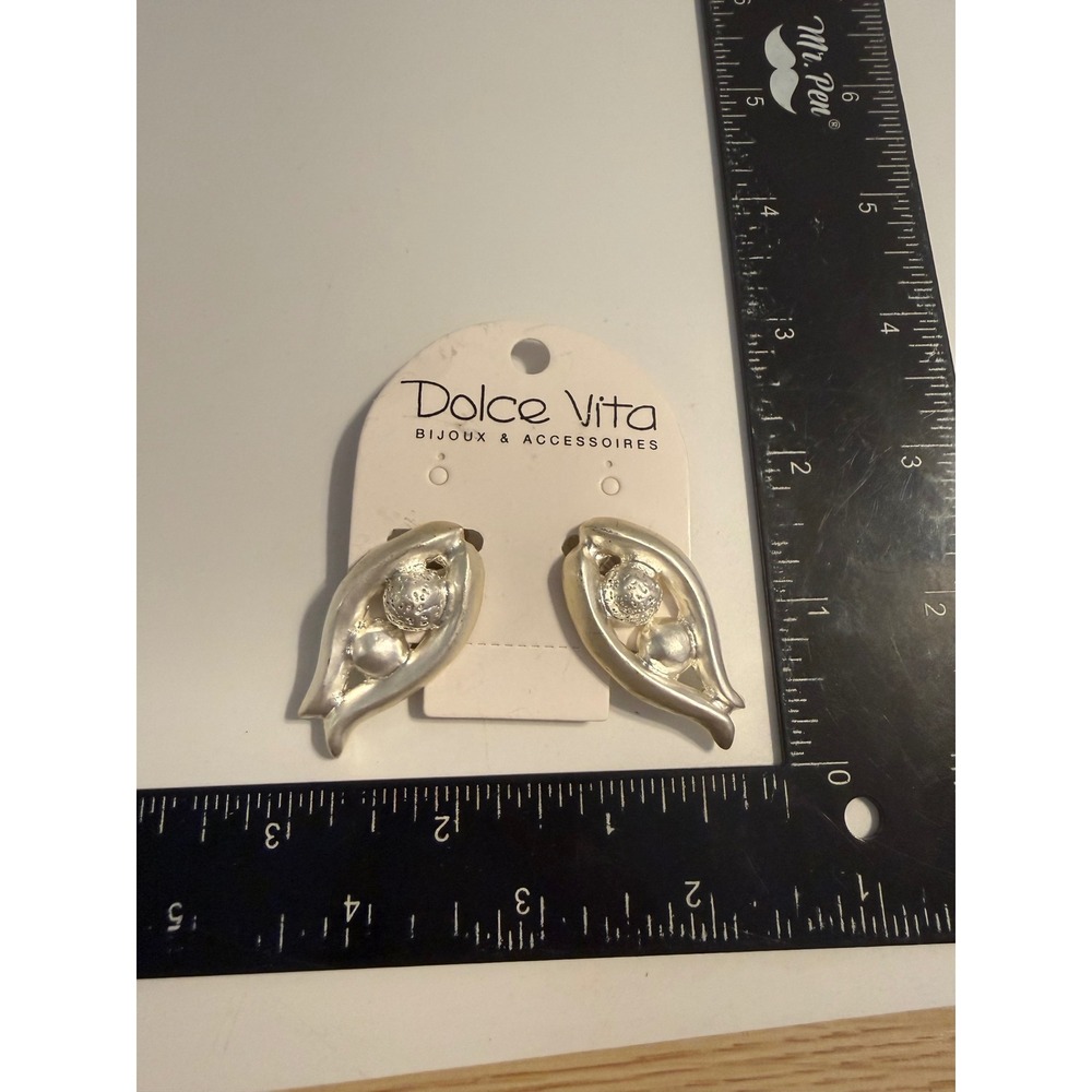 Dolce Vita Bijoux Silver Tone Abstract Pod Clip On Earrings Statement Jewelry